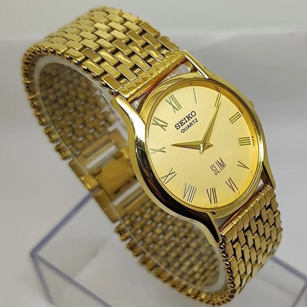 Vintage Style Seiko Quartz Mens Gold Watch & Gold accents W/ Metal Strap - Picture 3 of 5